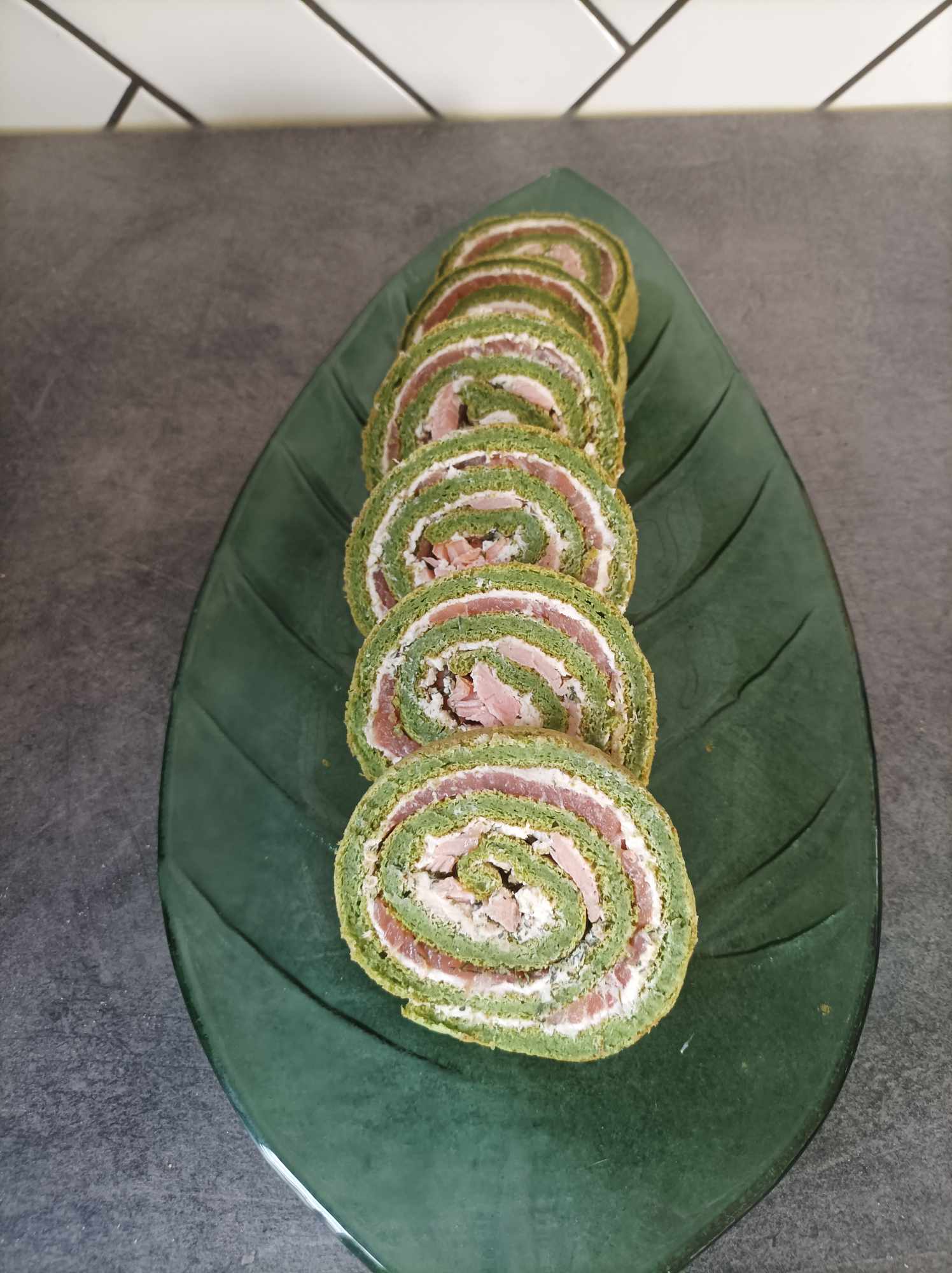 Rolada szpinakowa z łososiem